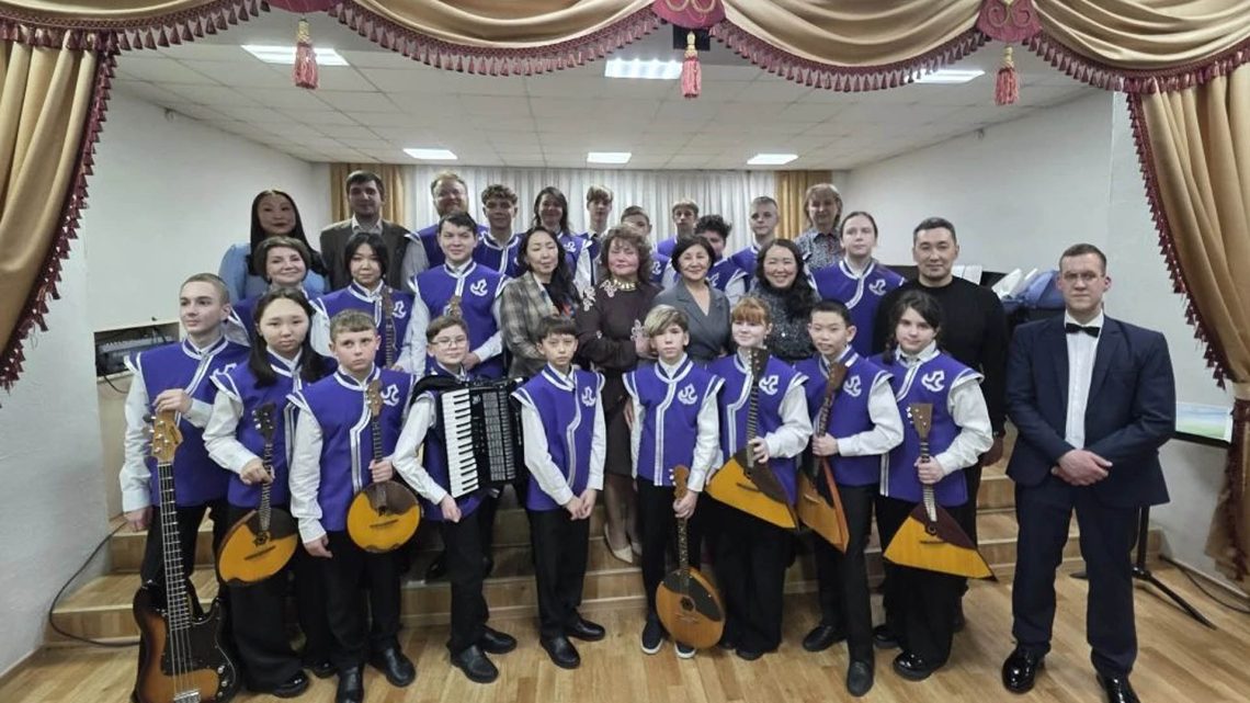 Образцовому оркестру народных инструментов «Ырысту» — 20 лет!!!