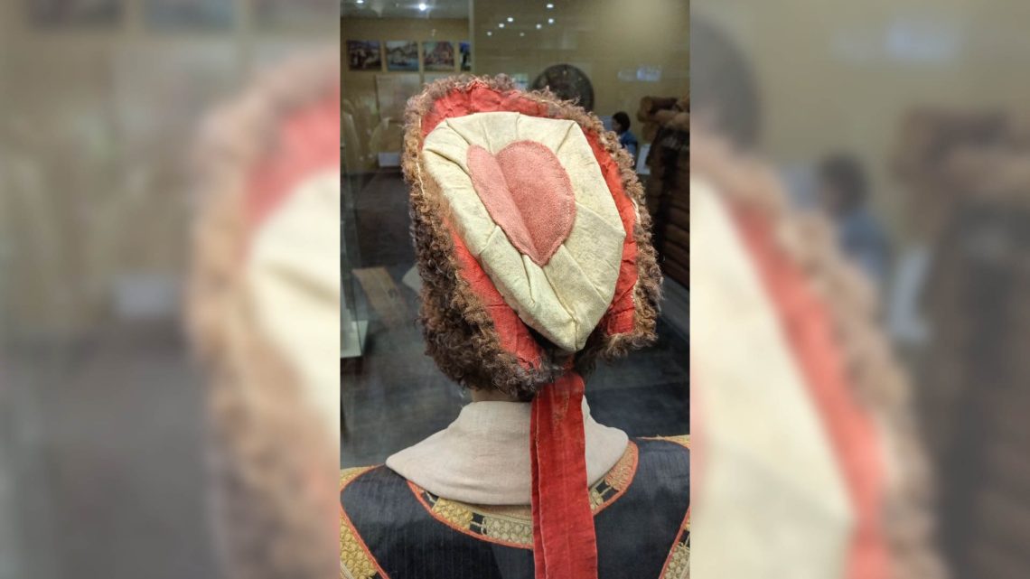 В рамках проекта по воссозданию традиционной шапки алтайцев и теленгитов «Сӱрӱ бӧрӱк» состоится круглый стол